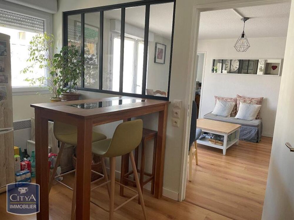 Appartement T3 avec balcon et parking - Marguerittes Dis....