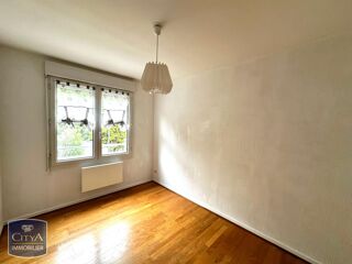  Appartement à louer 4 pièces 81 m²