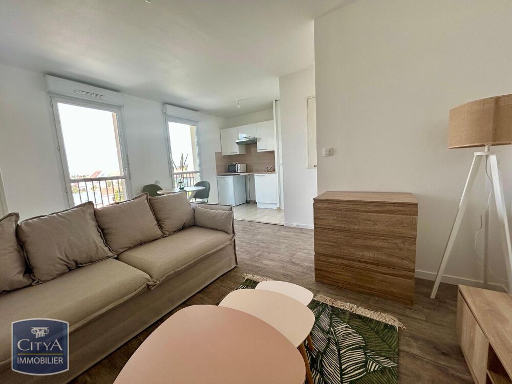 À LOUER : Appartement T1 moderne à Luce, situé au troisi....