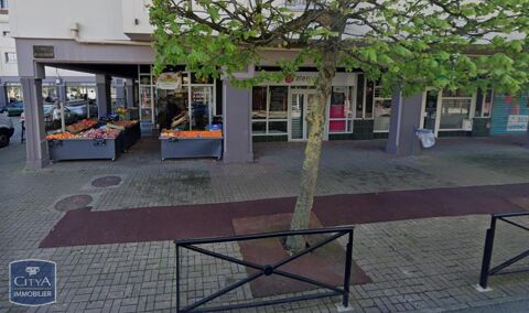 &Agrave; LOUER : Local commercial d'environ 35m&sup2; situ&eacute; en pl... 850 77550 Moissy cramayel