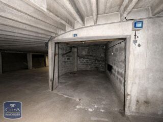  Parking / Garage à louer 