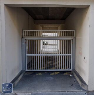  Parking / Garage à louer 