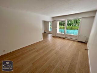  Appartement à louer 5 pièces 105 m²