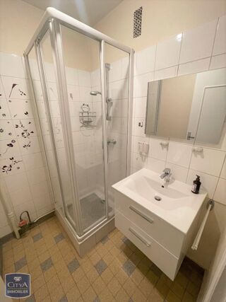  Appartement à louer 4 pièces 70 m²