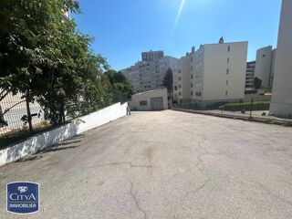  Parking / Garage à louer 