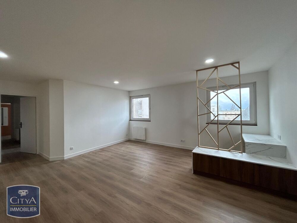 À louer : Découvrez cet appartement rénové T4 situé à Or....