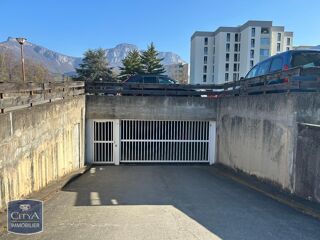  Parking / Garage � louer 