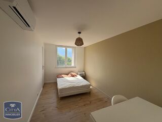  Appartement à louer 4 pièces 58 m²