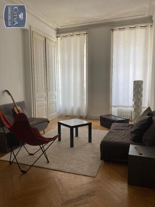  Appartement à louer 3 pièces 87 m²
