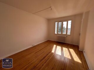  Appartement à louer 3 pièces 65 m²