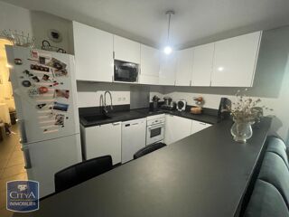  Appartement à louer 3 pièces 76 m²