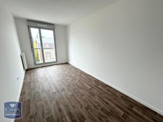 Appartement à louer 3 pièces 65 m²