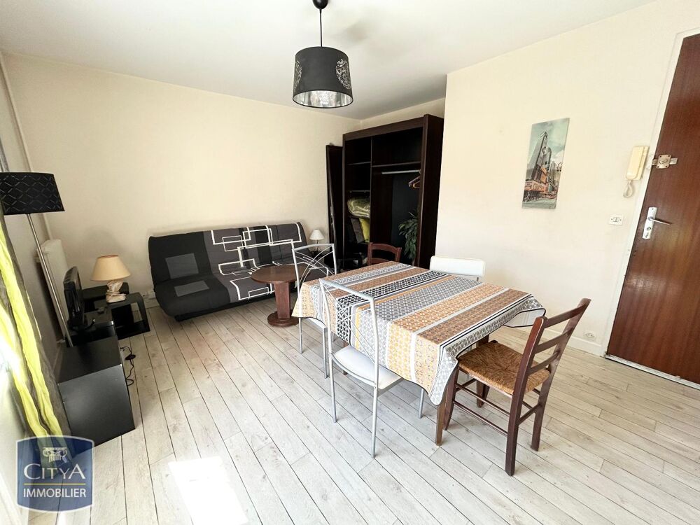 **À LOUER - STUDIO MEUBLÉ AVEC BALCON - SAINT-CYR-SUR-LO....