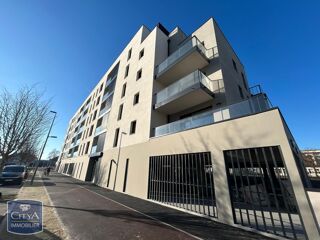  Appartement à louer 5 pièces 109 m²