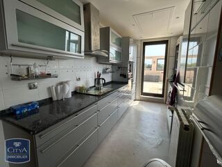 Appartement à louer 4 pièces 120 m²