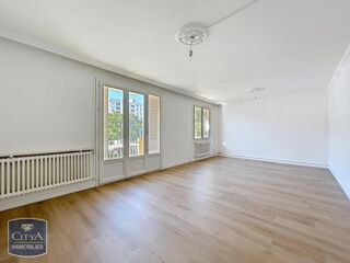  Appartement à louer 4 pièces 86 m²