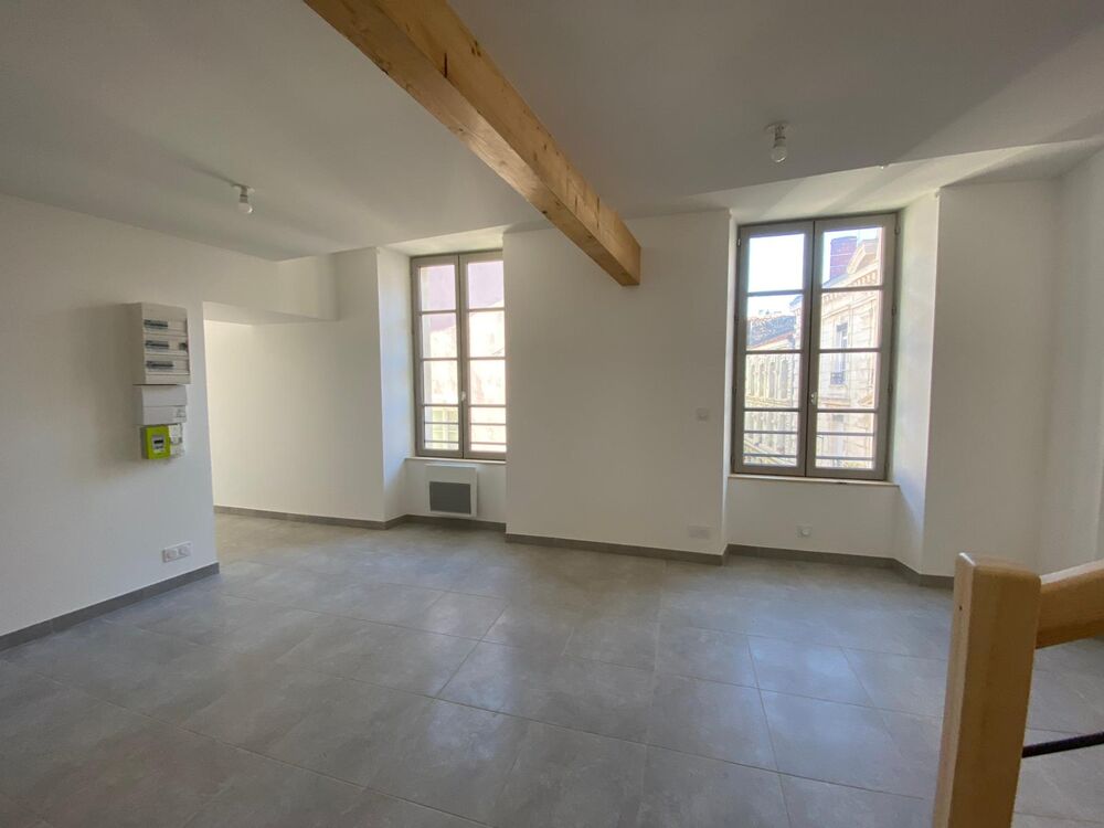 Côte Jacquemart, T3 duplex à louer au 2e étage sans asce....