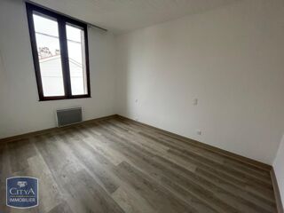  Appartement à louer 4 pièces 96 m²