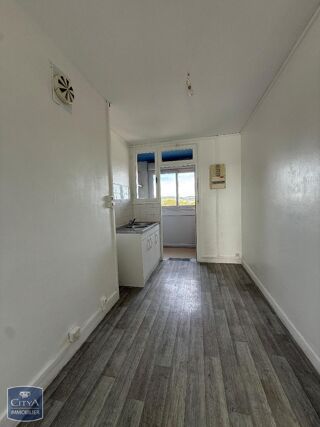  Appartement à louer 4 pièces 80 m²