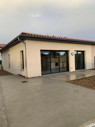  Villa  louer 4 pices 93 m Chazelles sur lyon
