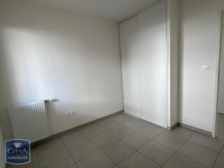  Appartement à louer 4 pièces 75 m²