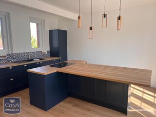  Appartement à louer 4 pièces 99 m²