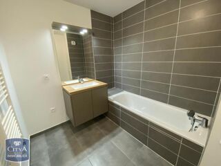  Appartement à louer 3 pièces 66 m²