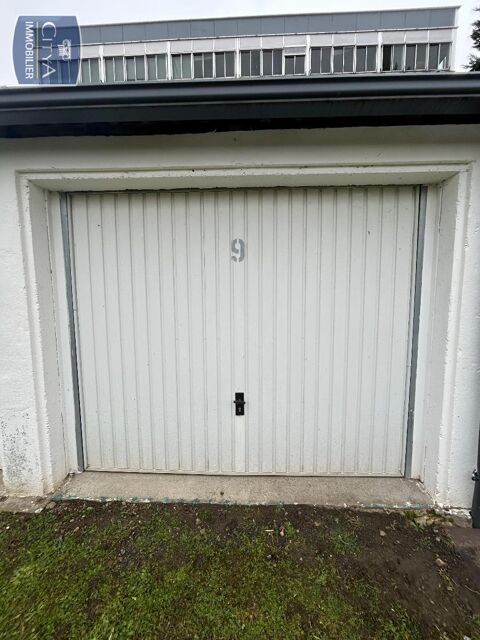  Parking / Garage  louer 10 m