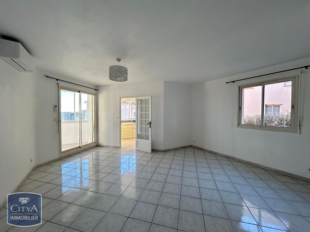 À LOUER : Appartement T2 à Carpentras, situé dans une ré....