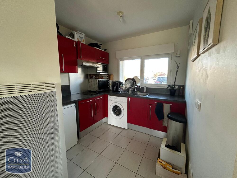 À LOUER : Appartement T2 à ST JEAN D'ILLAC, dans un cadr....