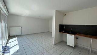  Appartement à louer 4 pièces 84 m²