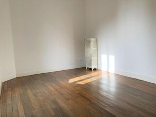  Appartement à louer 4 pièces 82 m²
