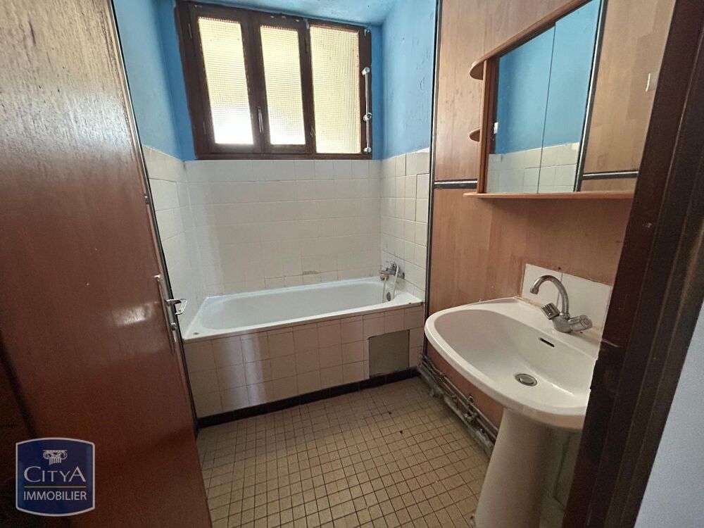 À LOUER Découvrez cet appartement T3 situé à Berre l'Éta....