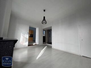  Appartement à louer 3 pièces 77 m²