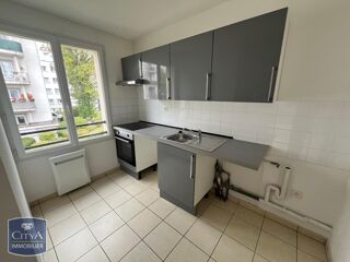  Appartement à louer 4 pièces 83 m²