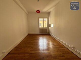  Appartement à louer 4 pièces 117 m²
