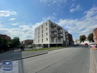  Parking / Garage à louer 