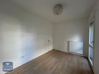  Appartement à louer 3 pièces 70 m²