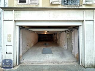  Parking / Garage à louer 