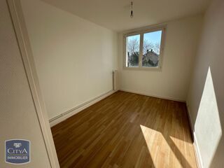  Appartement à louer 4 pièces 75 m²
