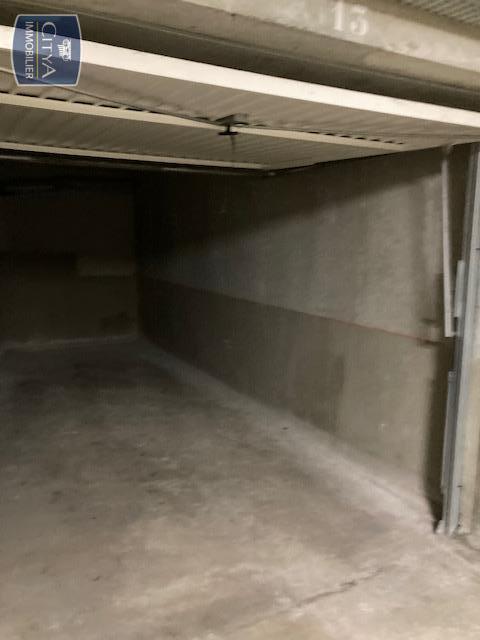  Parking / Garage  louer 