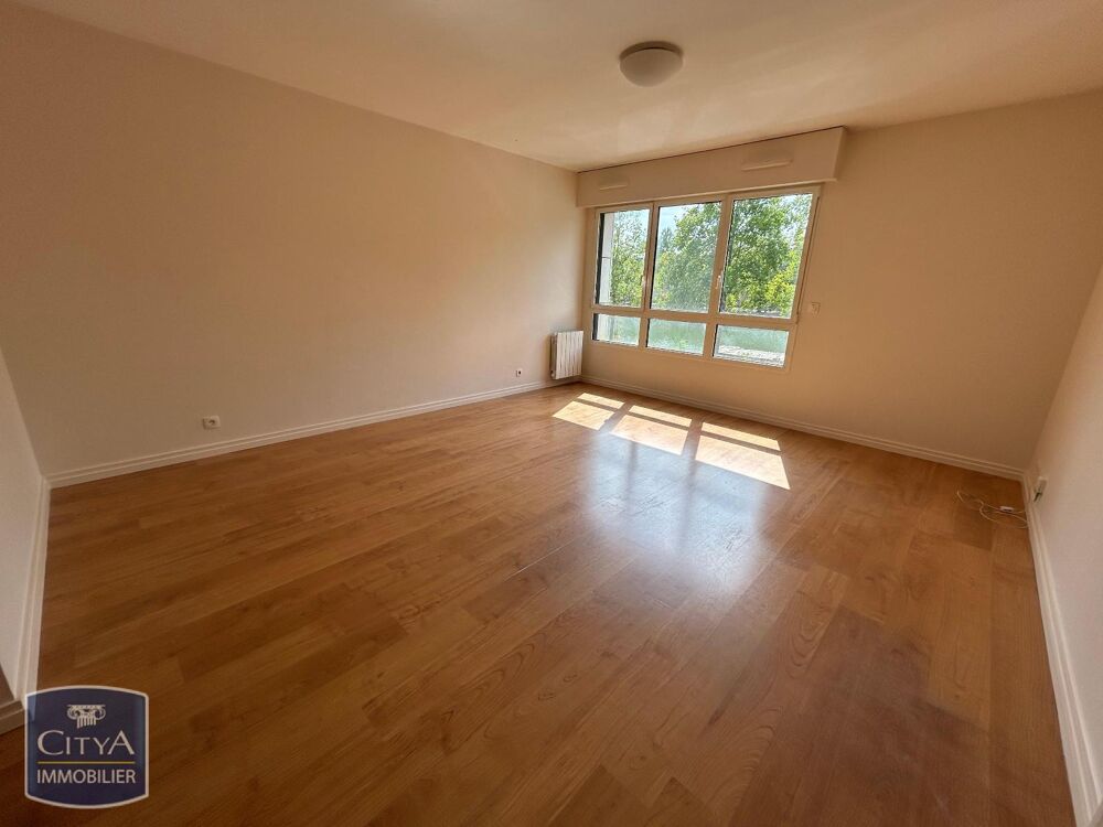À LOUER : APPARTEMENT T2 DE 46M²- VUE SUR LA MAYENNE. Si....