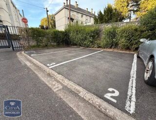  Parking / Garage à louer 
