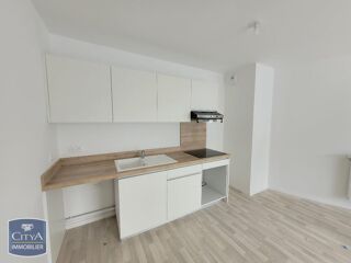  Appartement à louer 4 pièces 83 m²