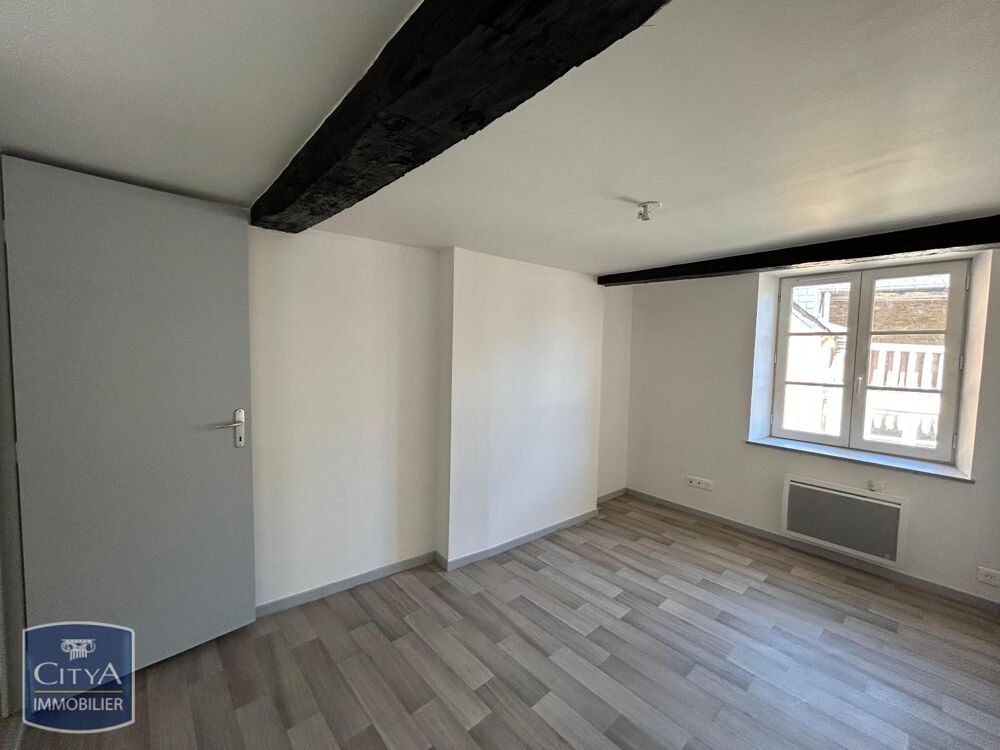 À LOUER : Appartement rénové T3 situé à Sedan, dans le c....