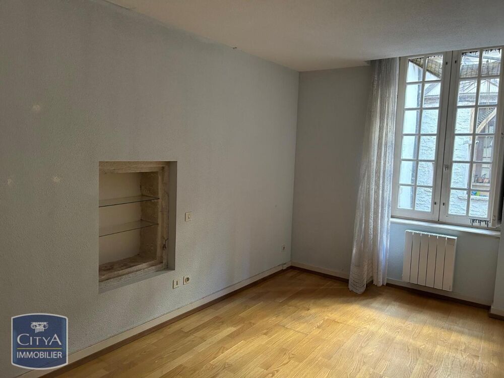 TOURNUS - T3 A LOUER Cette location en coeur de ville es....