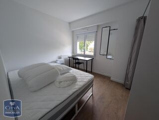  Appartement à louer 5 pièces 104 m²