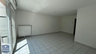  Appartement à louer 4 pièces 84 m²