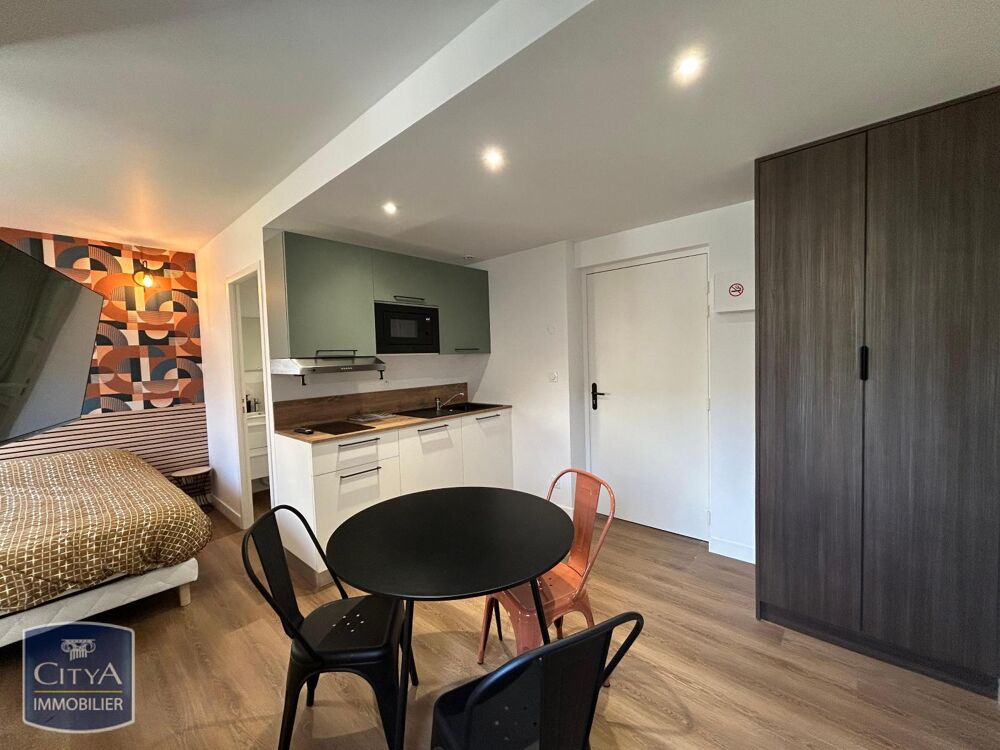 À louer, un charmant appartement rénové de type T1 situé....