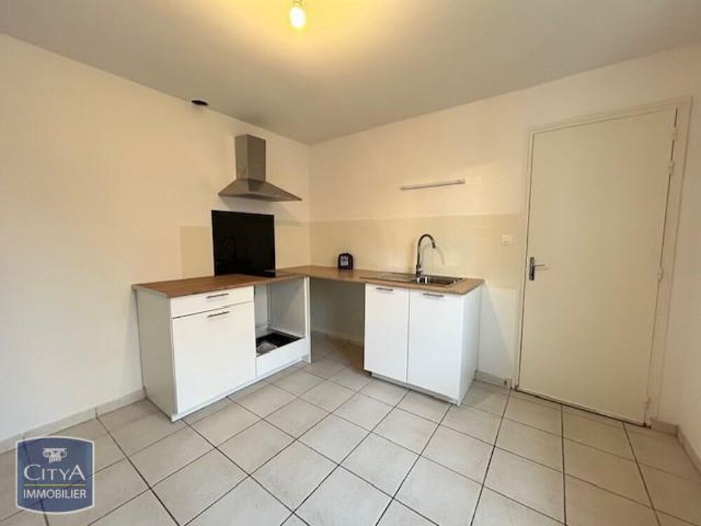 location Maison - 3 pi�ce(s) - 75 m� Buxerolles (86180)